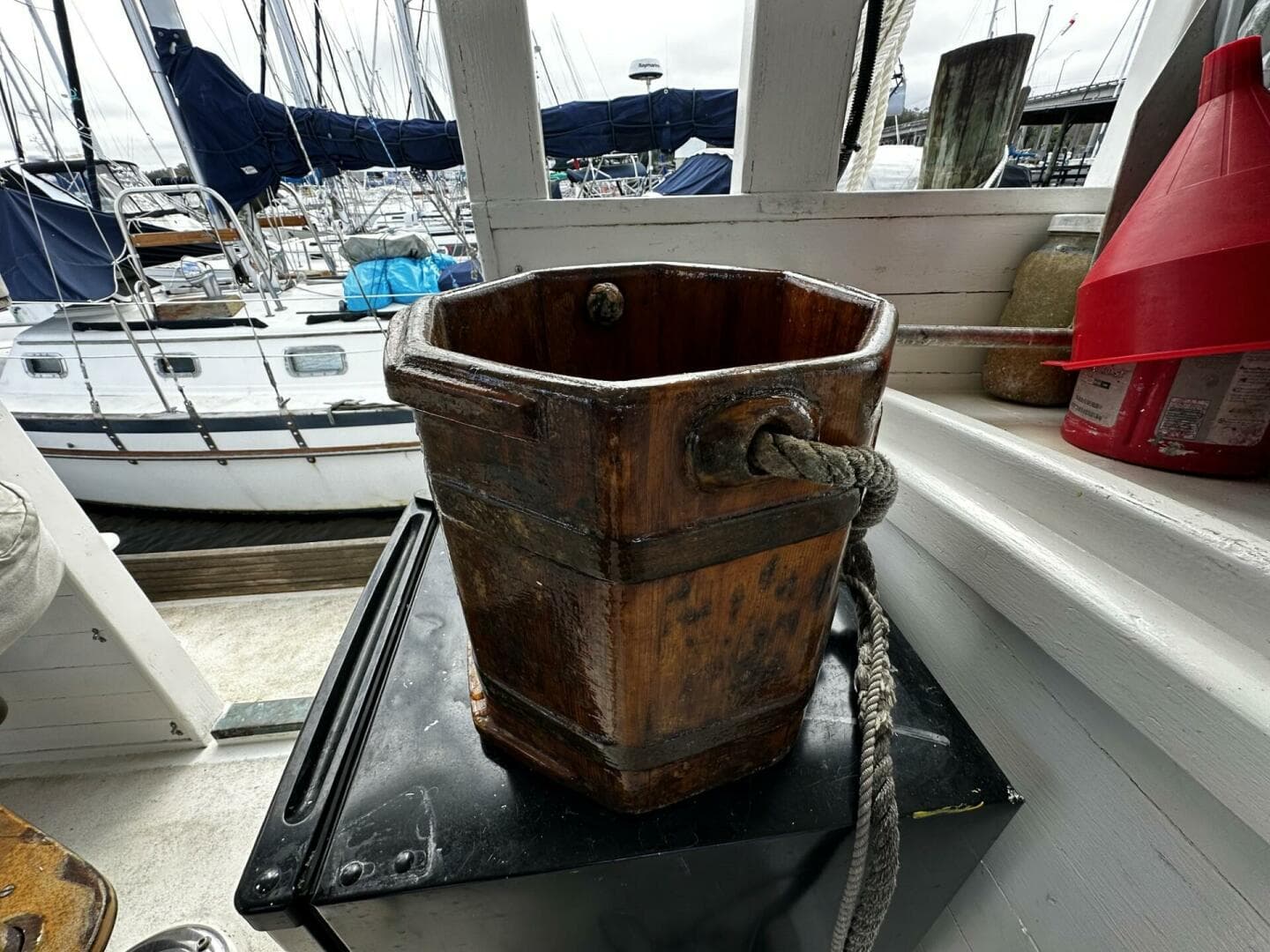 2005 Custom — photo 36