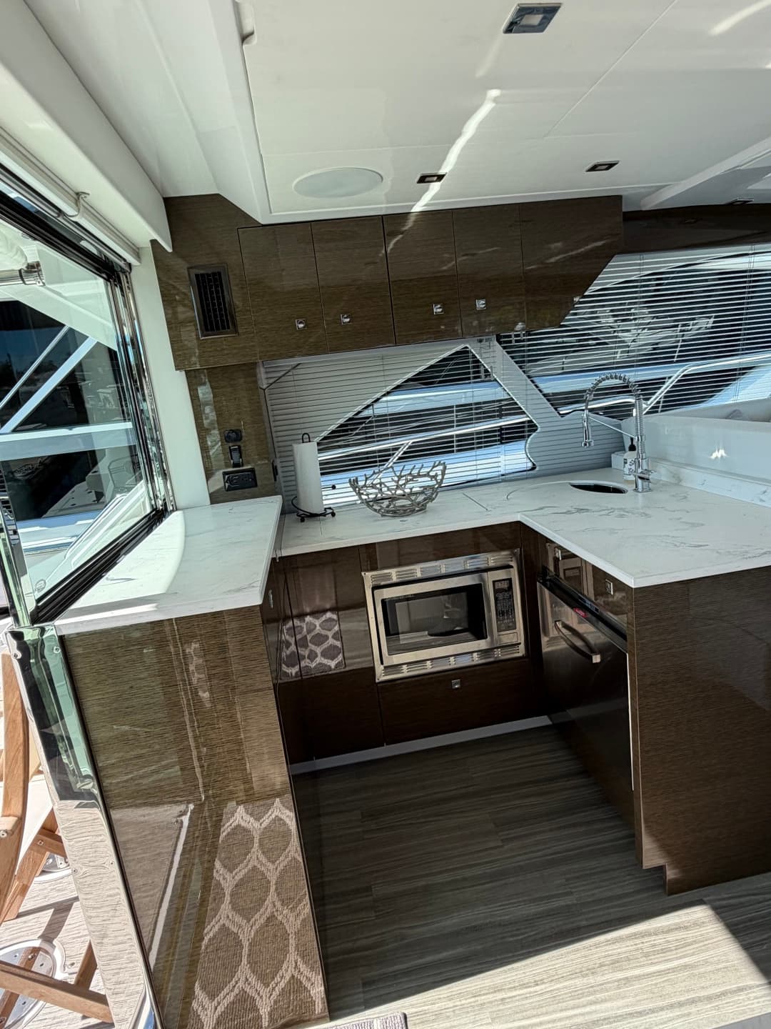 2020 Cruisers Yachts 50 Cantius — photo 6