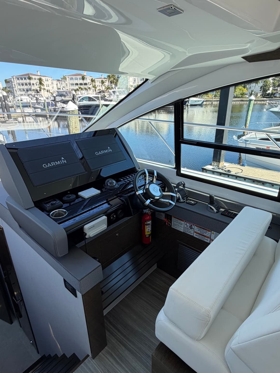 2020 Cruisers Yachts 50 Cantius — photo 7