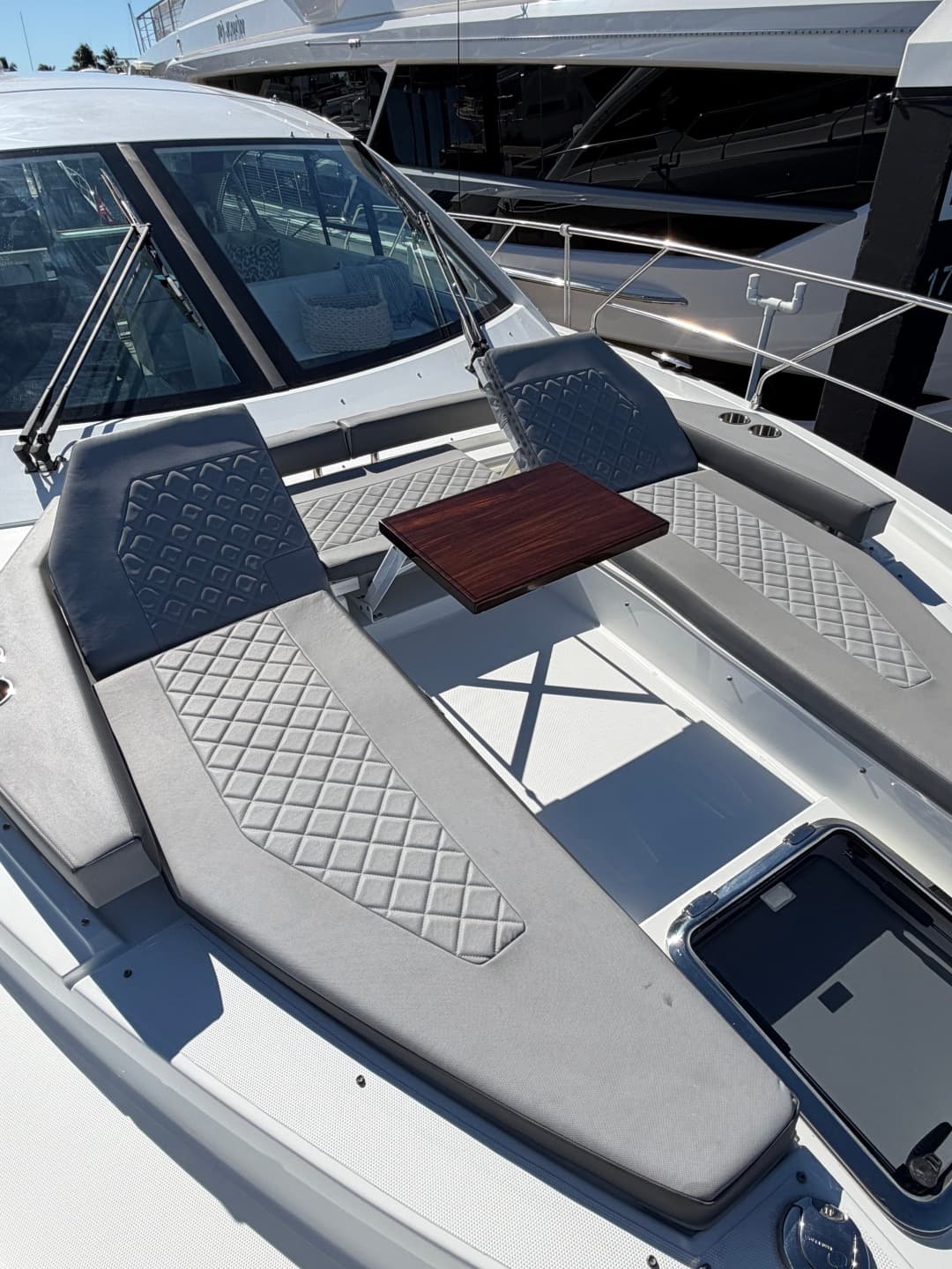 2020 Cruisers Yachts 50 Cantius — photo 4