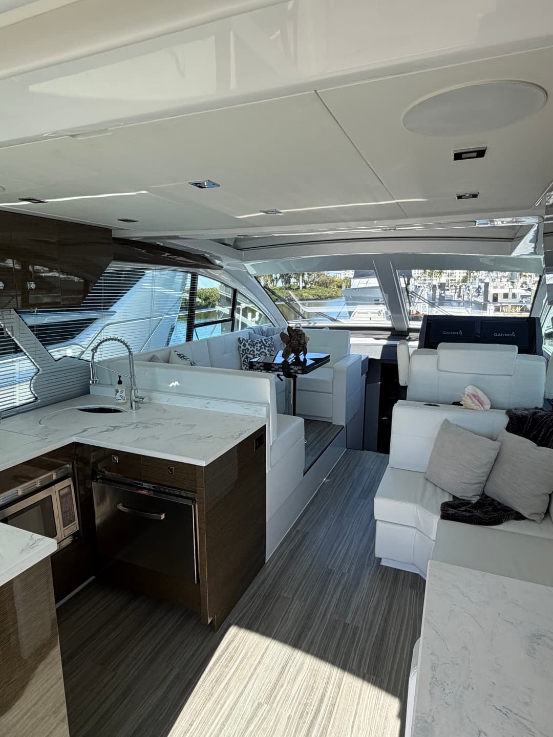 2020 Cruisers Yachts 50 Cantius — photo 5