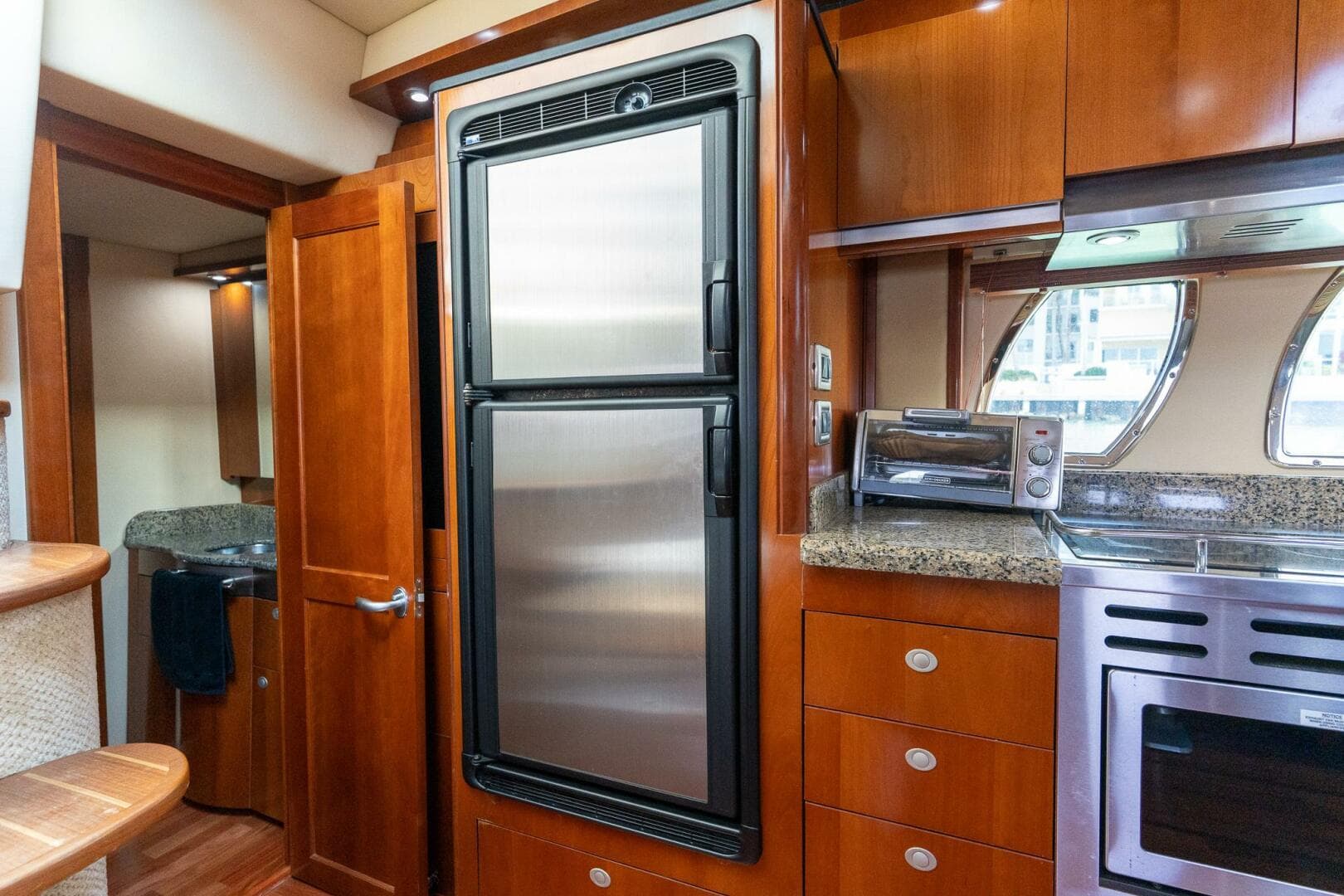 2005 Sea Ray 48 Sundancer — photo 45