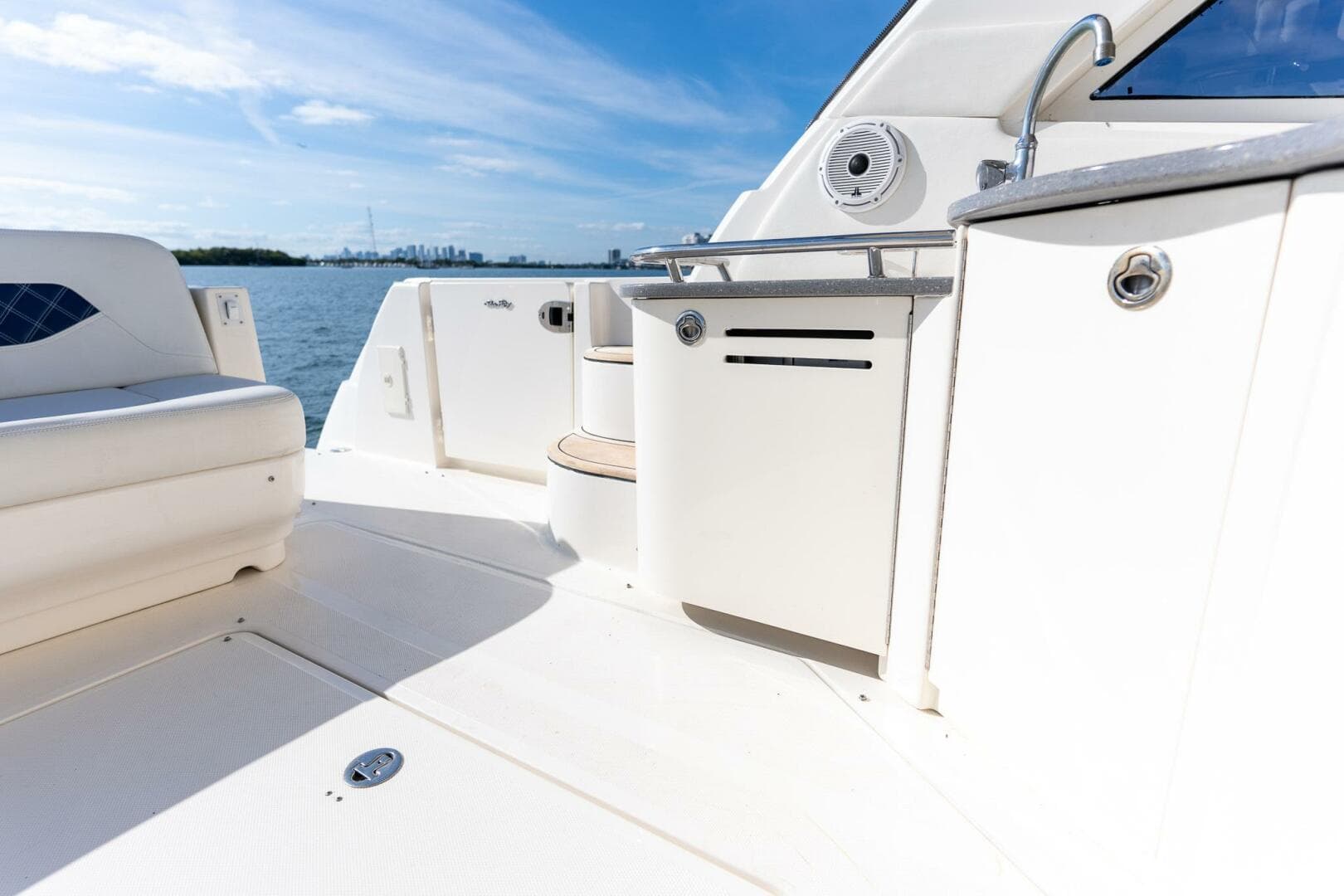 2005 Sea Ray 48 Sundancer — photo 16