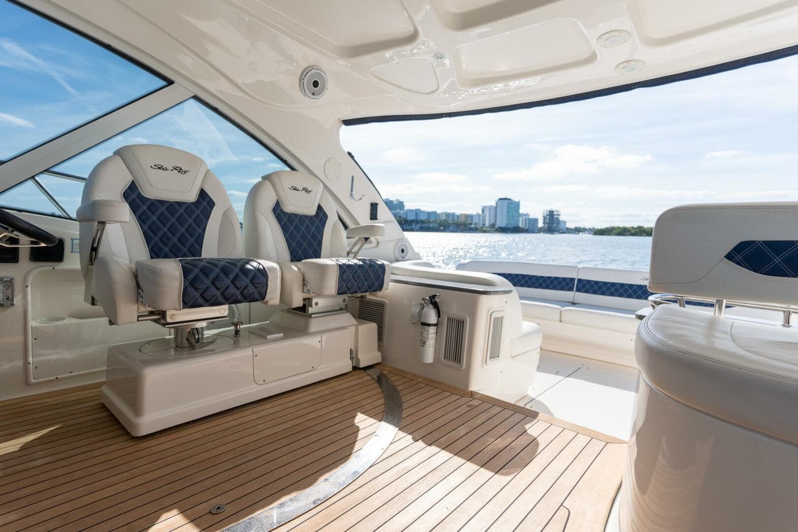 2005 Sea Ray 48 Sundancer — photo 22