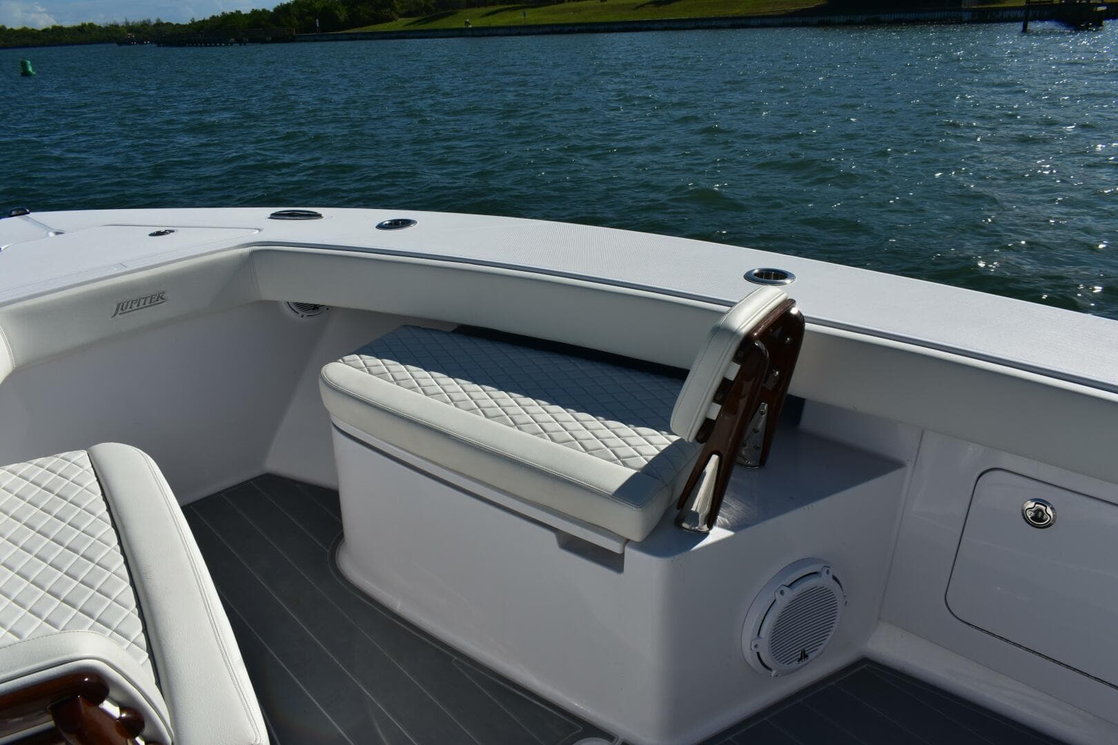 2025 Jupiter 32 FS — photo 12