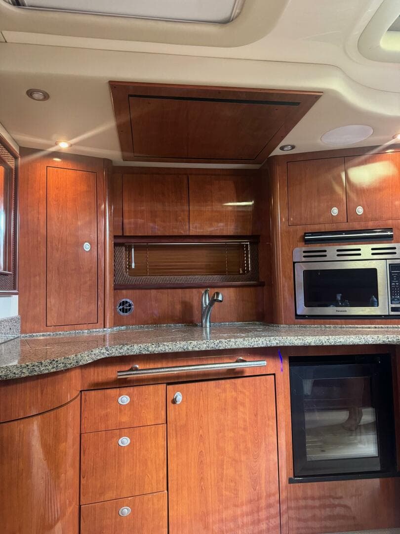 2005 Sea Ray Sundancer — photo 11