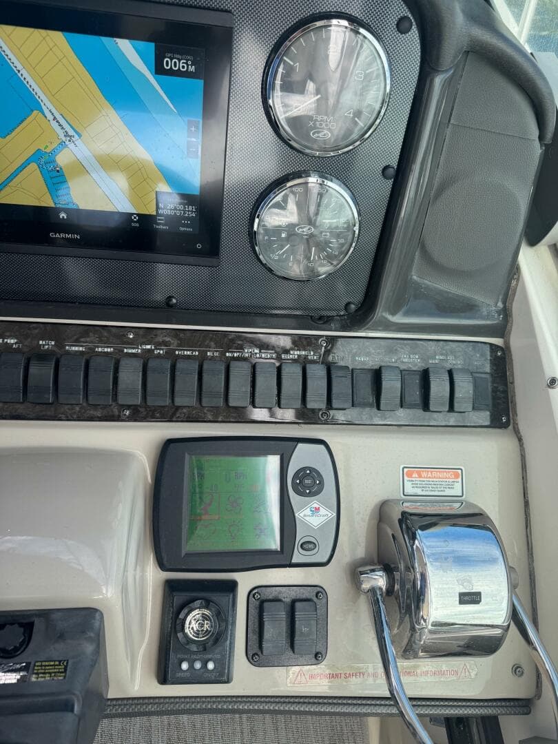 2005 Sea Ray Sundancer — photo 7