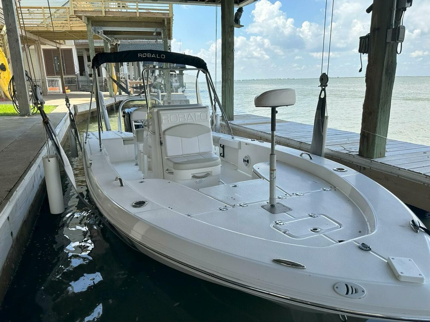 2016 Robalo 226 Cayman — photo 3