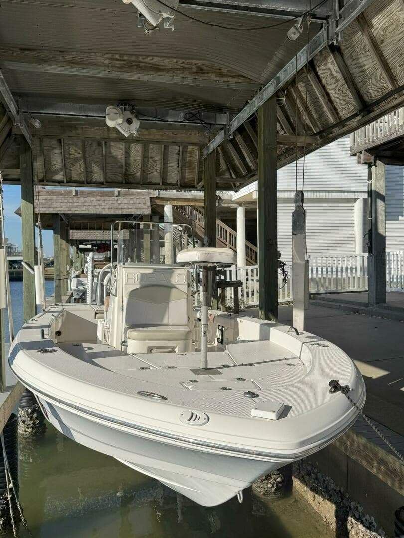 2016 Robalo 226 Cayman — photo 2