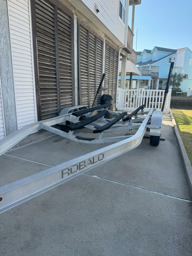 2016 Robalo 226 Cayman — photo 11