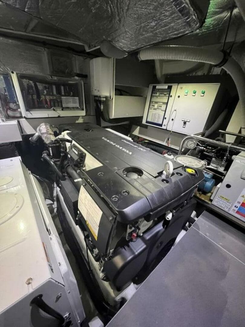 2023 Absolute 48 Navetta — photo 95