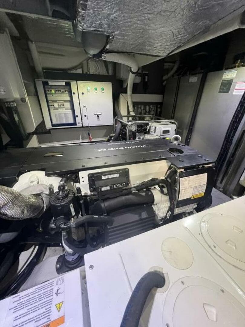 2023 Absolute 48 Navetta — photo 84