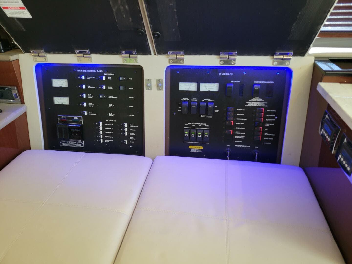 2017 Sea Ray 460 Sundancer — photo 14