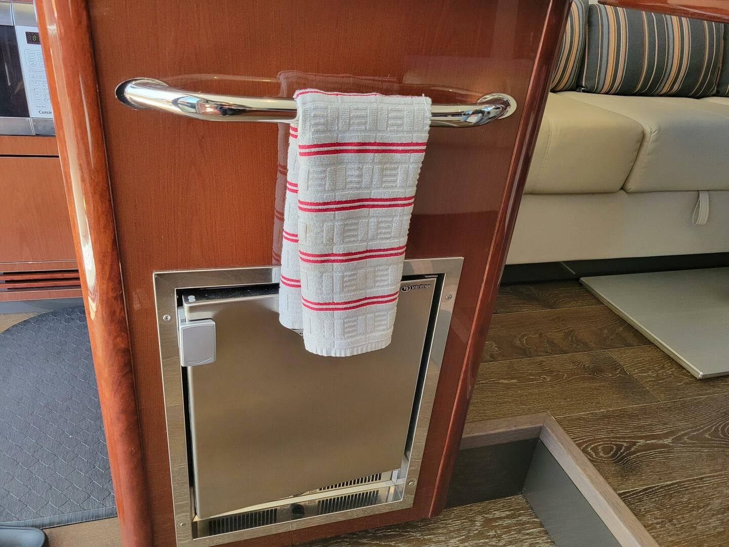 2017 Sea Ray 460 Sundancer — photo 13