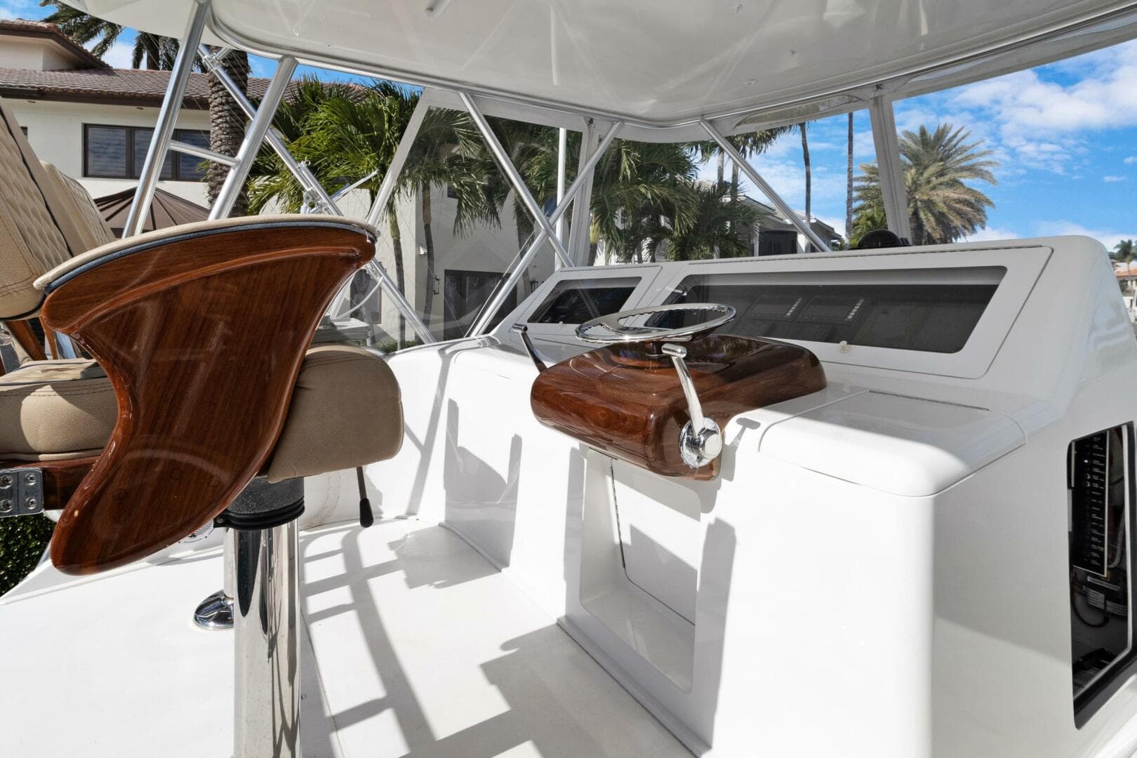 2015 Viking 46 Convertible — photo 23
