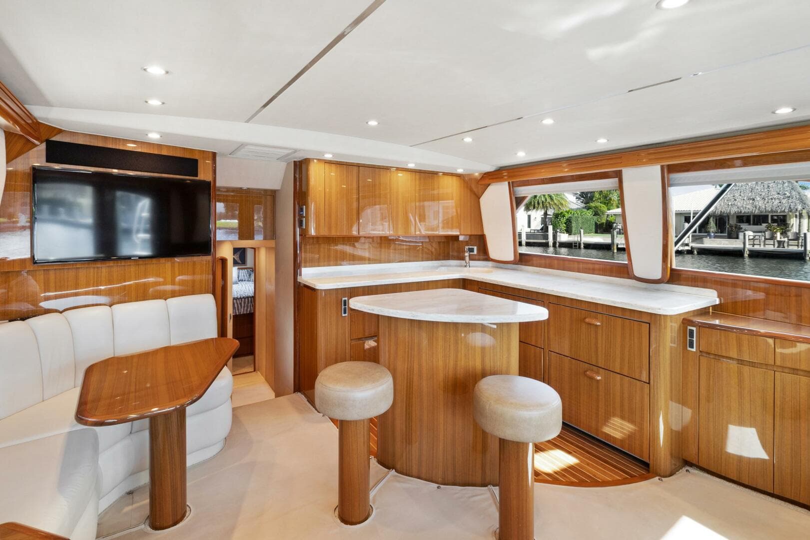 2015 Viking 46 Convertible — photo 3
