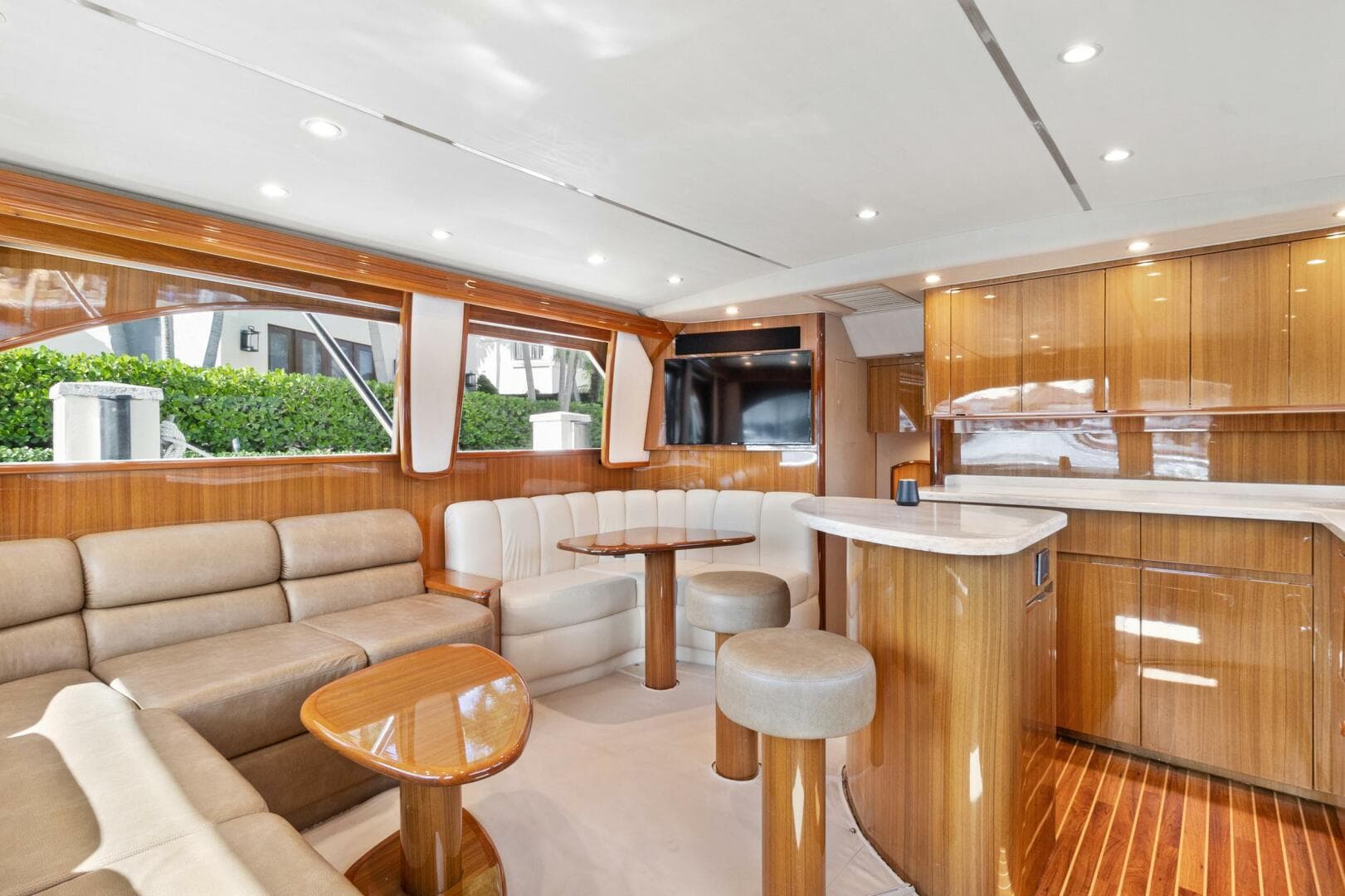 2015 Viking 46 Convertible — photo 2