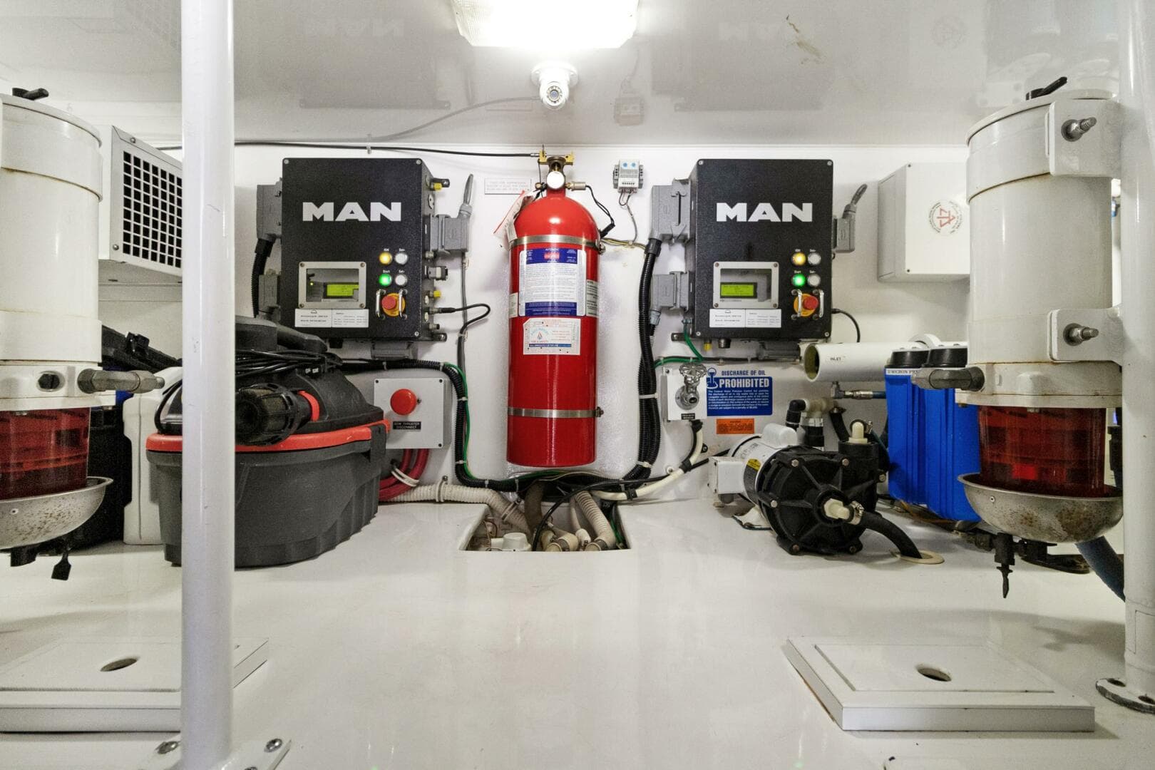 2015 Viking 46 Convertible — photo 39