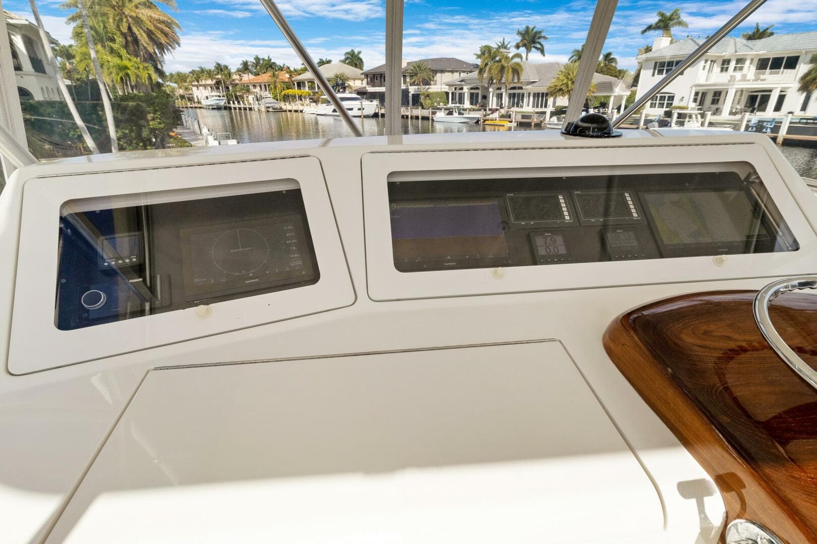 2015 Viking 46 Convertible — photo 27