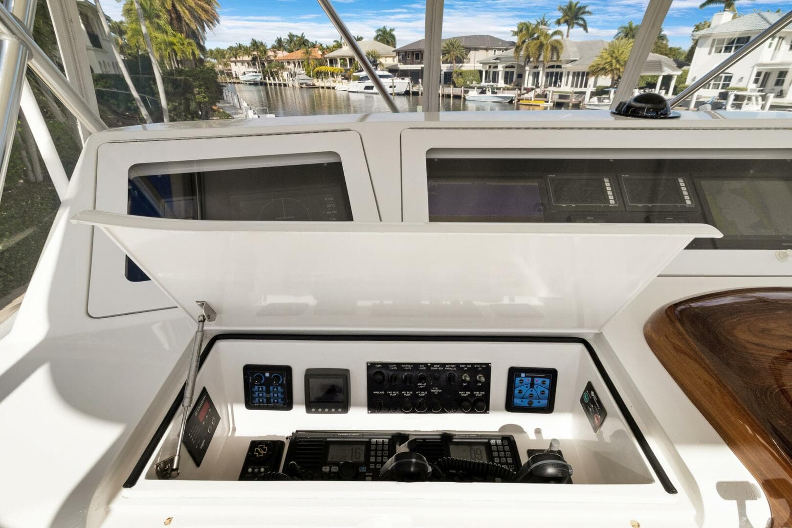 2015 Viking 46 Convertible — photo 26