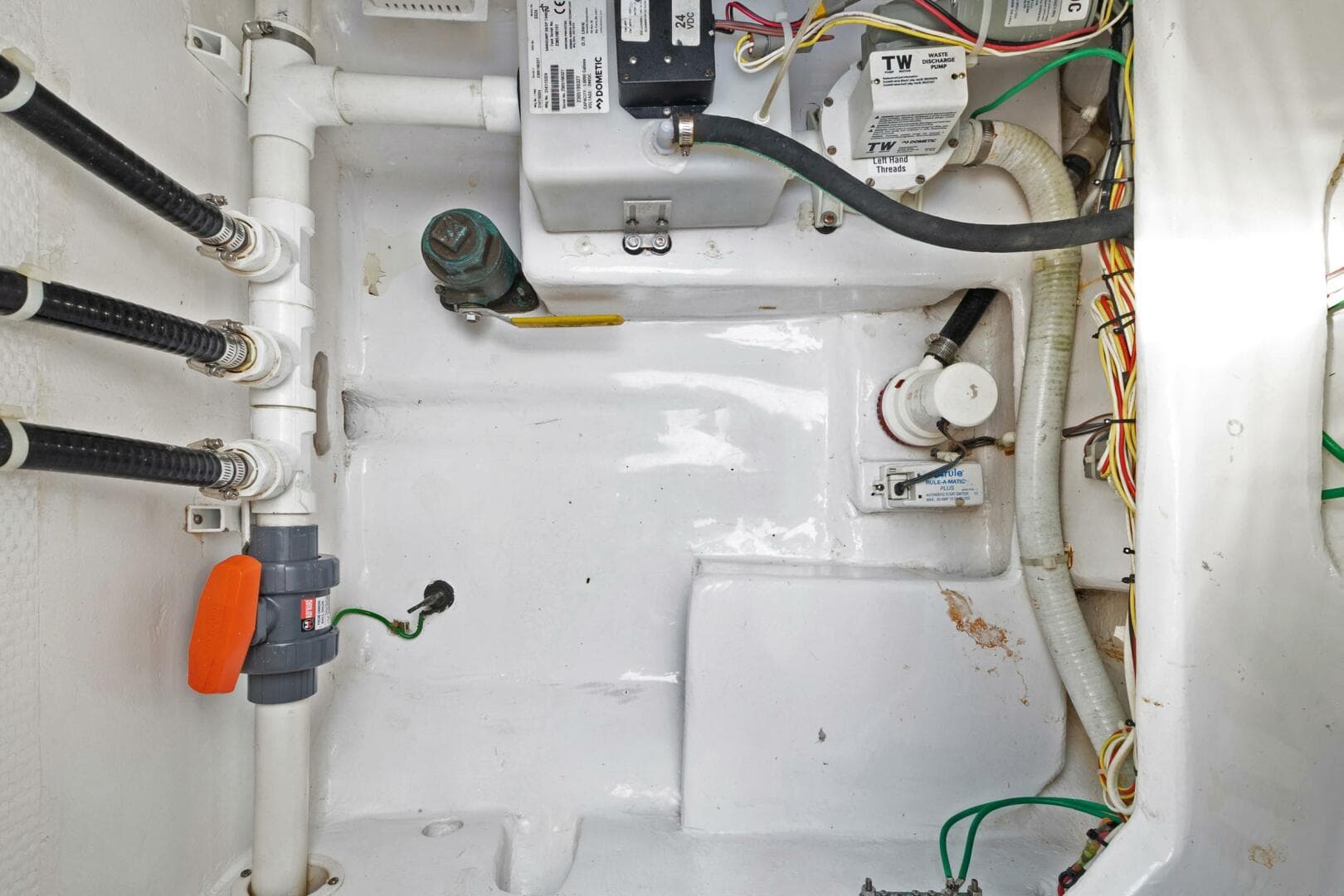 2015 Viking 46 Convertible — photo 45