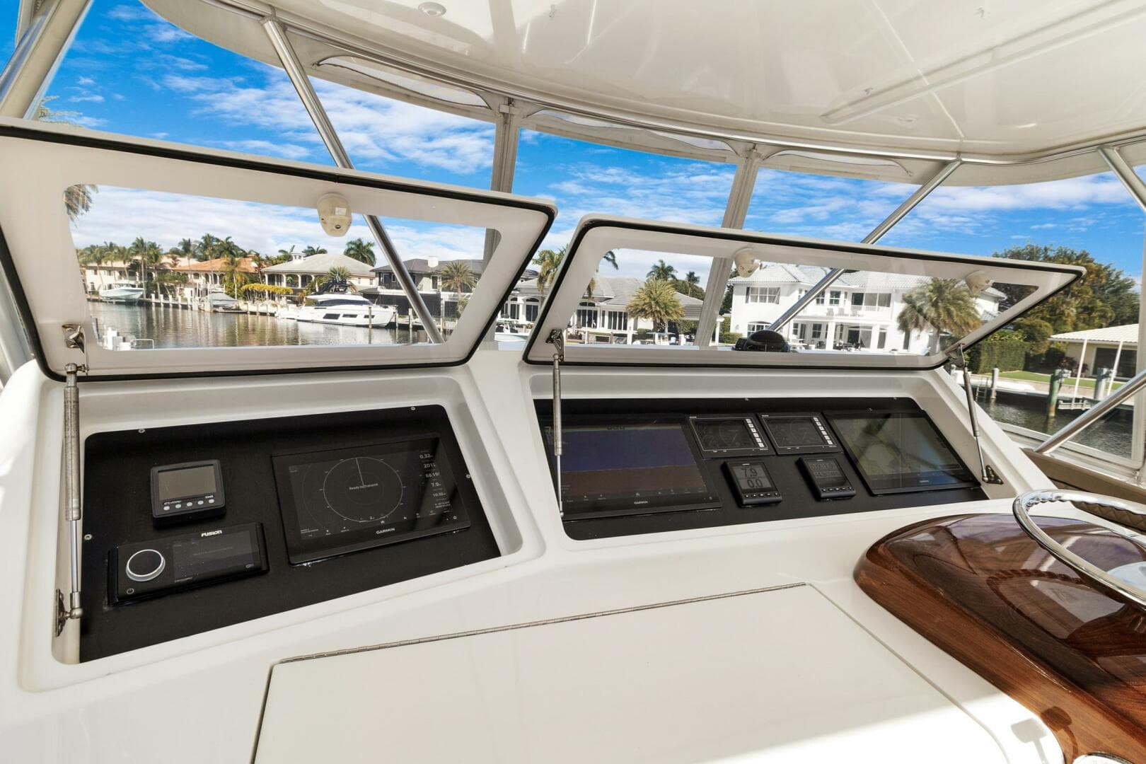 2015 Viking 46 Convertible — photo 29