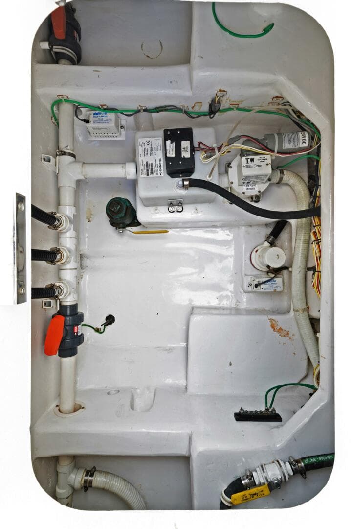 2015 Viking 46 Convertible — photo 44