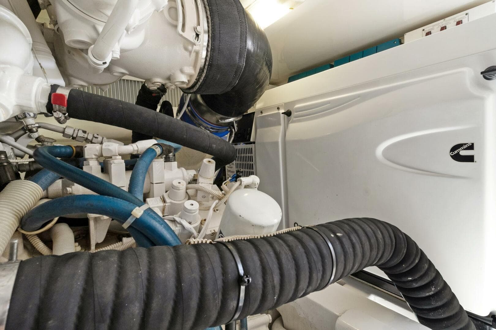 2015 Viking 46 Convertible — photo 42