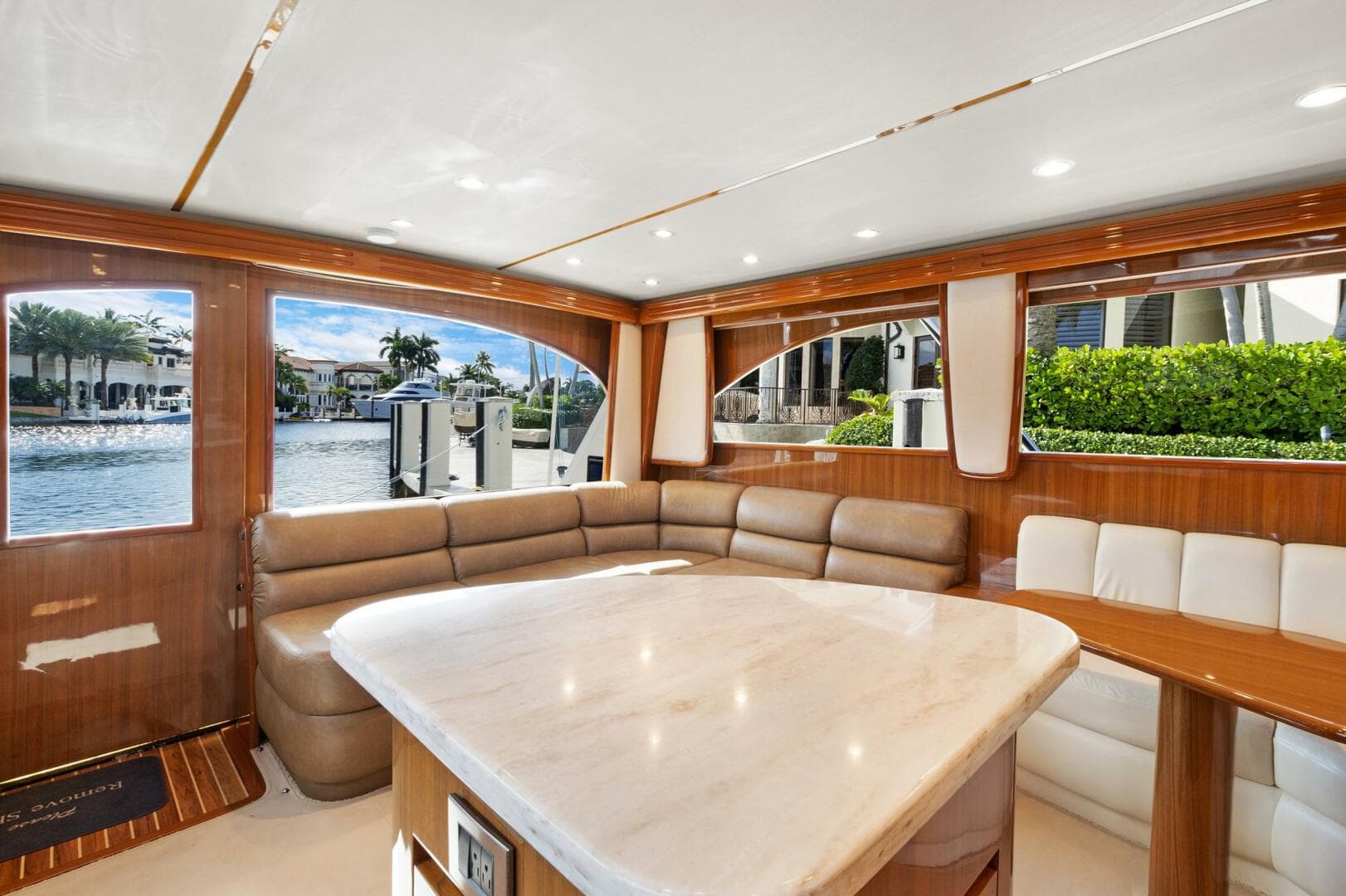 2015 Viking 46 Convertible — photo 6