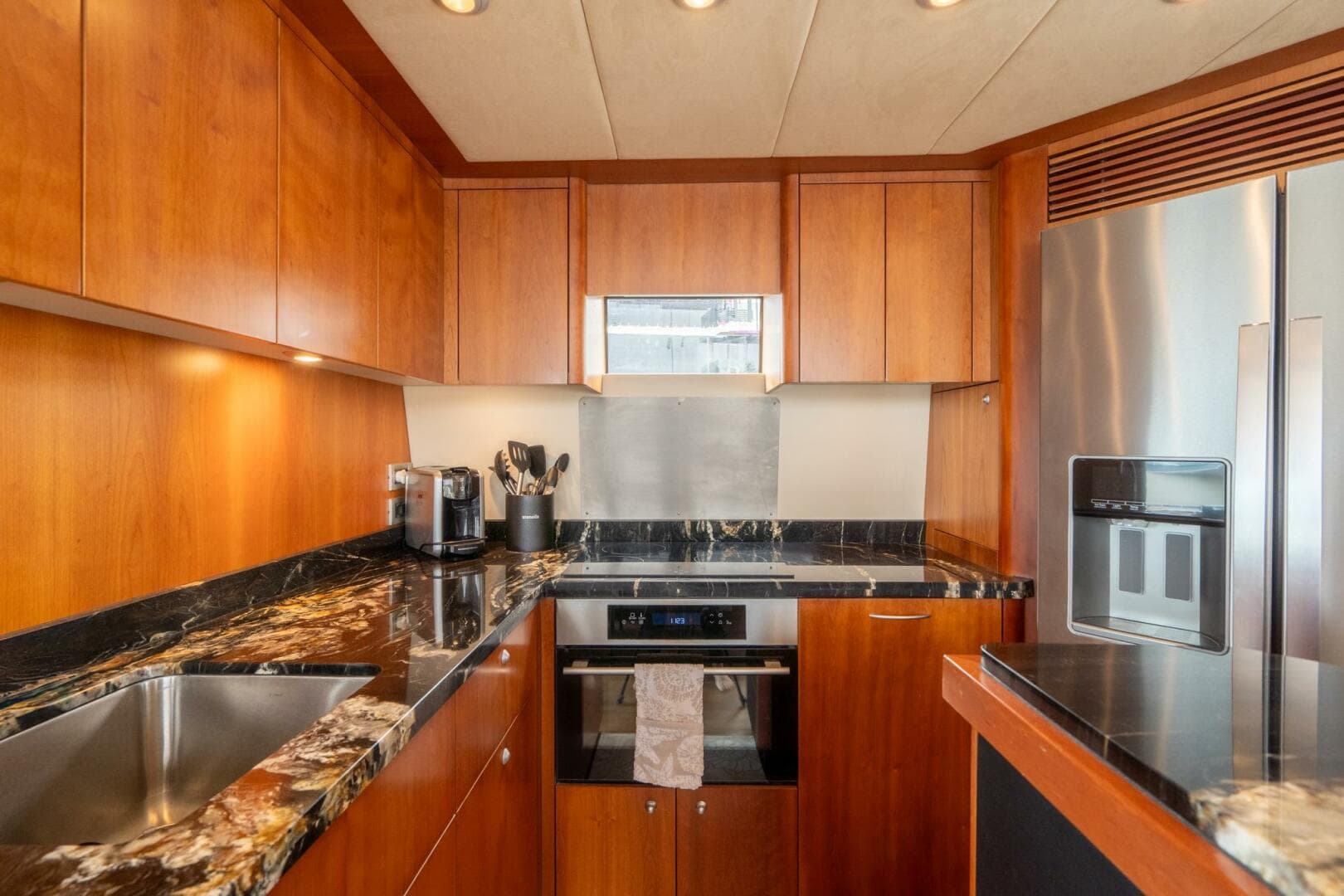 2008 Sunseeker Manhattan 70 — photo 41