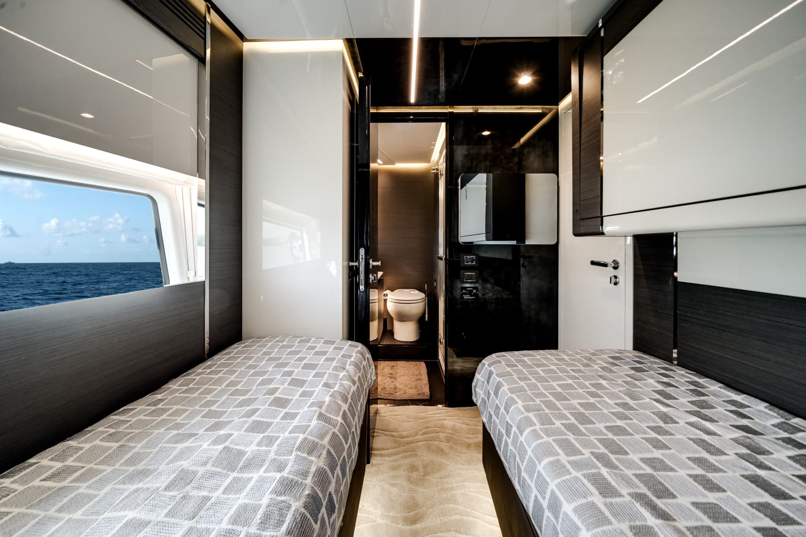 2020 Azimut S8 — photo 62