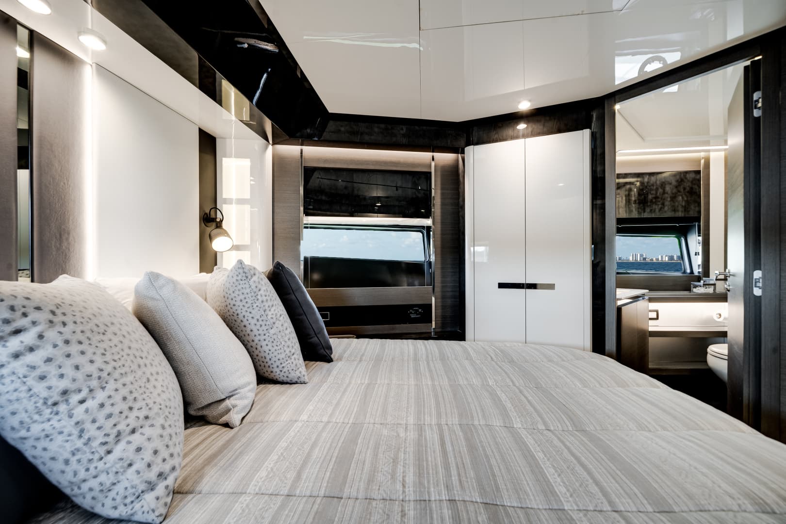 2020 Azimut S8 — photo 59