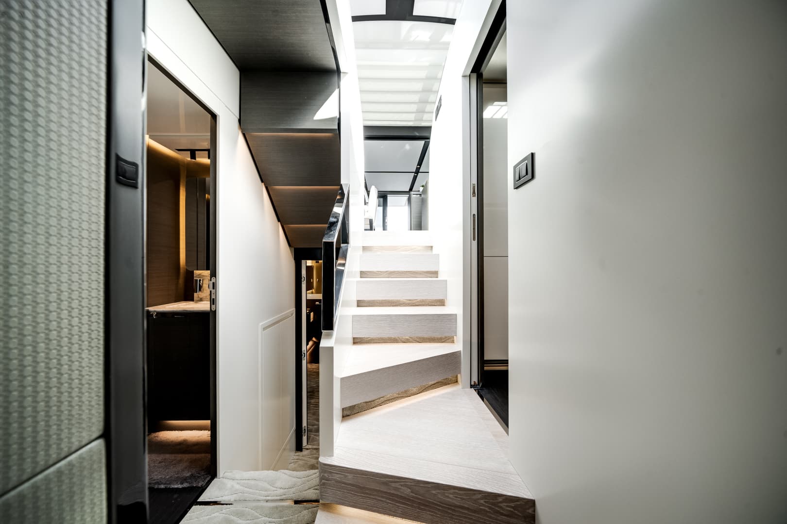 2020 Azimut S8 — photo 43