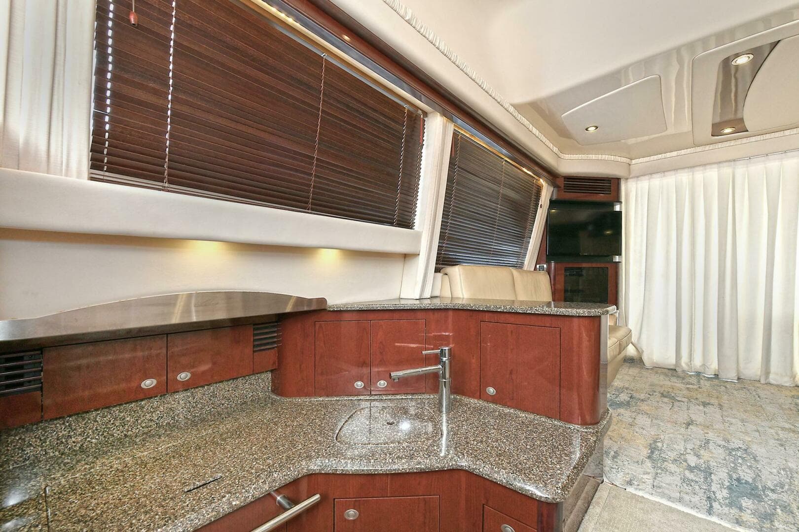 2008 Sea Ray 44 Sedan Bridge — photo 90