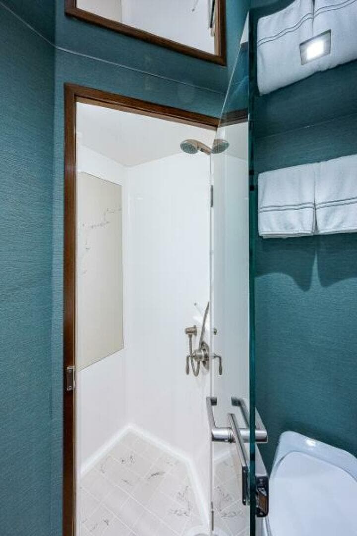 2017 Viking 75 — photo 34