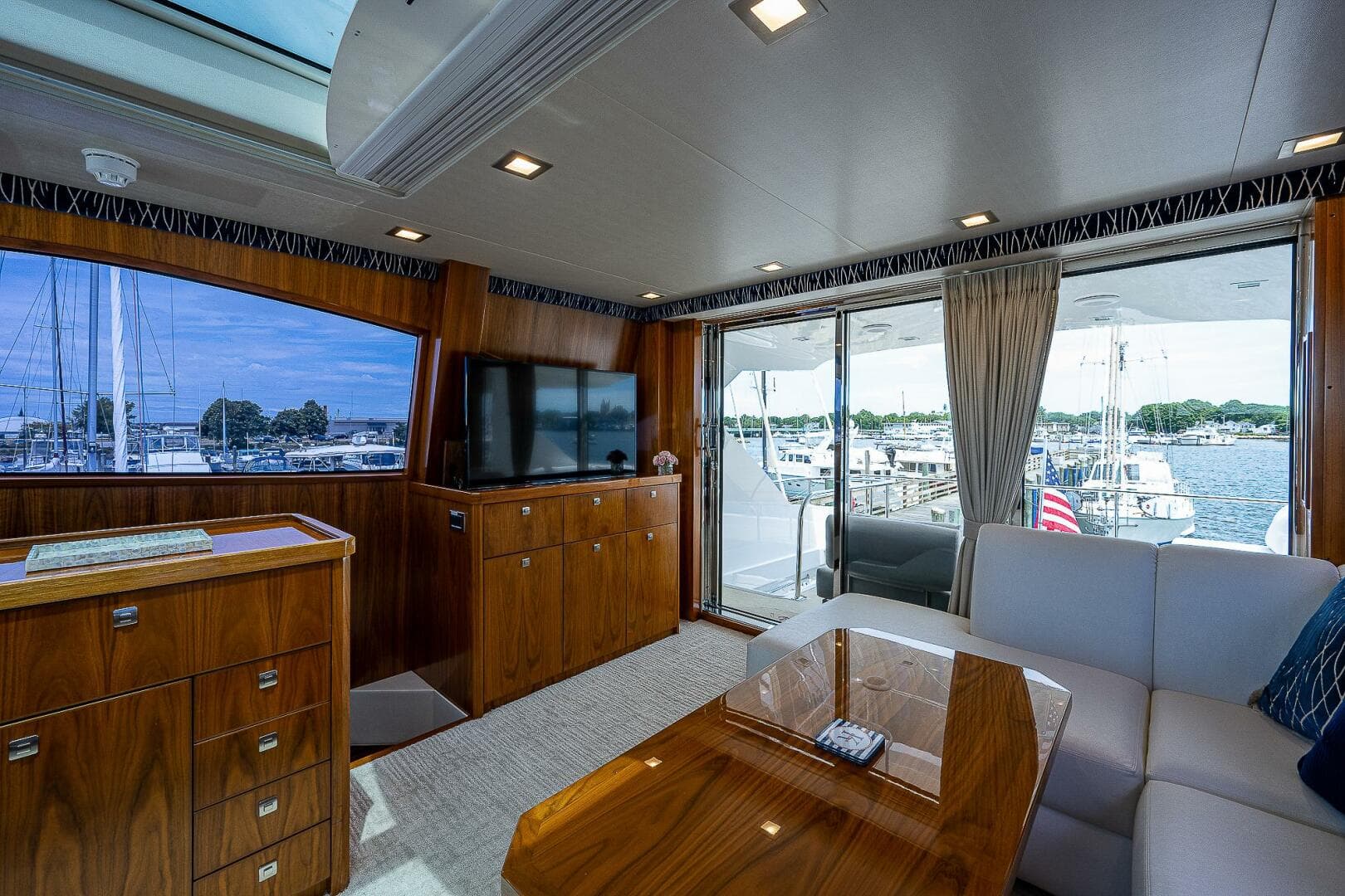 2017 Viking 75 — photo 47