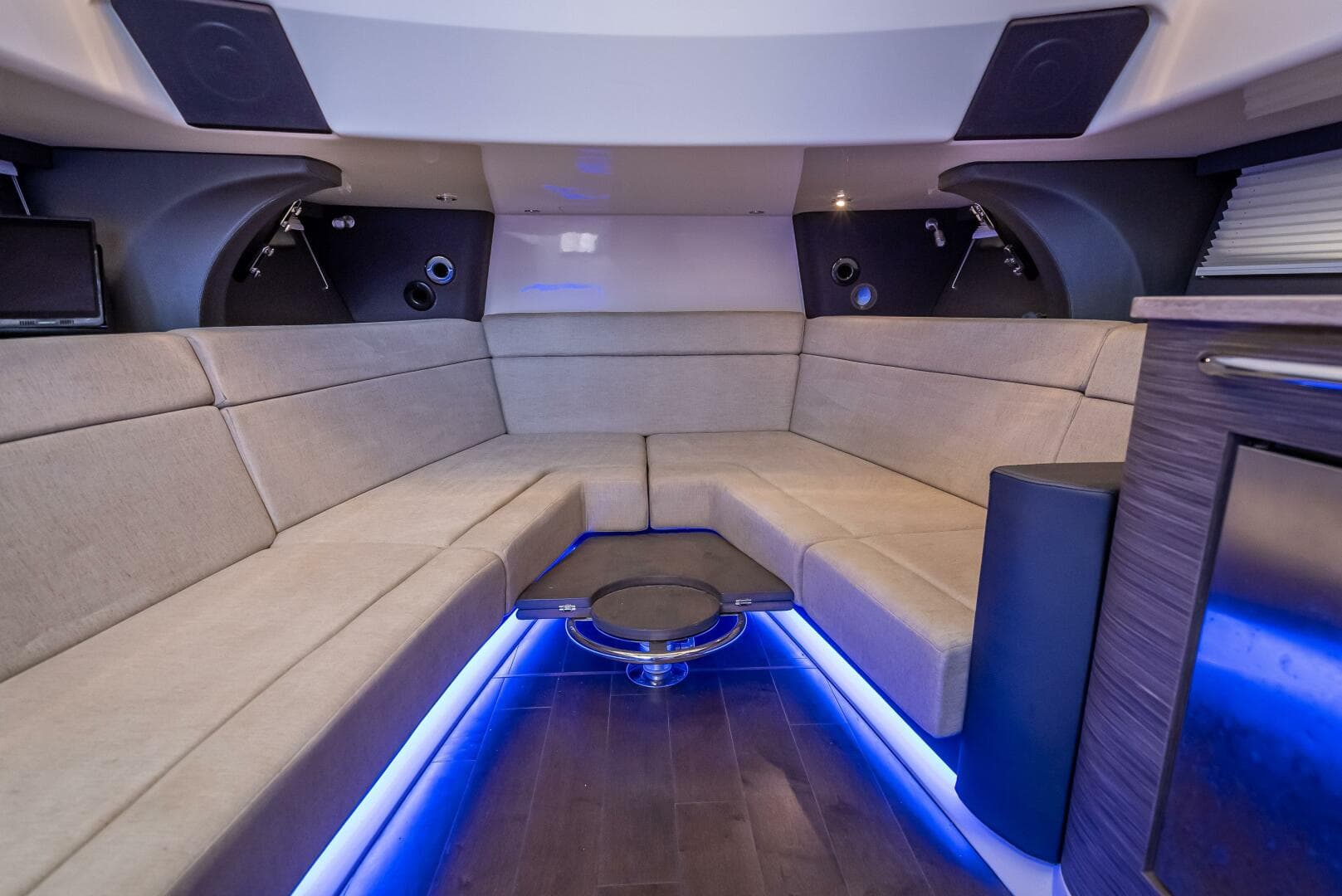 2016 Boston Whaler — photo 66