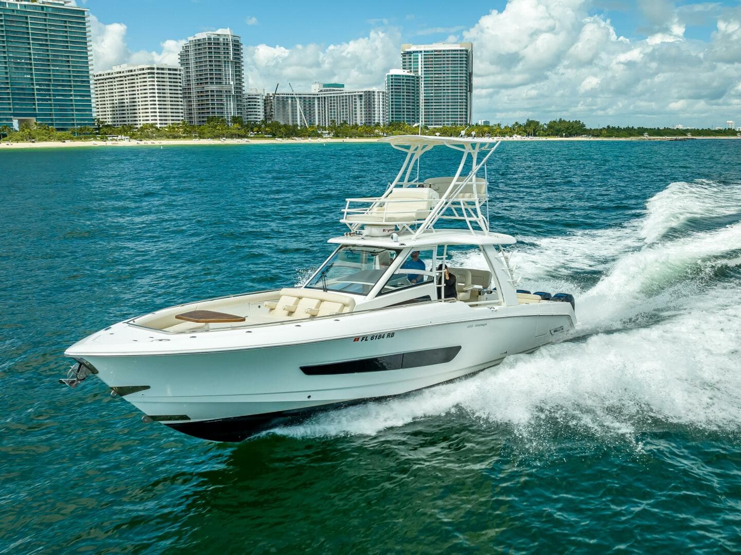 2016 Boston Whaler — photo 38