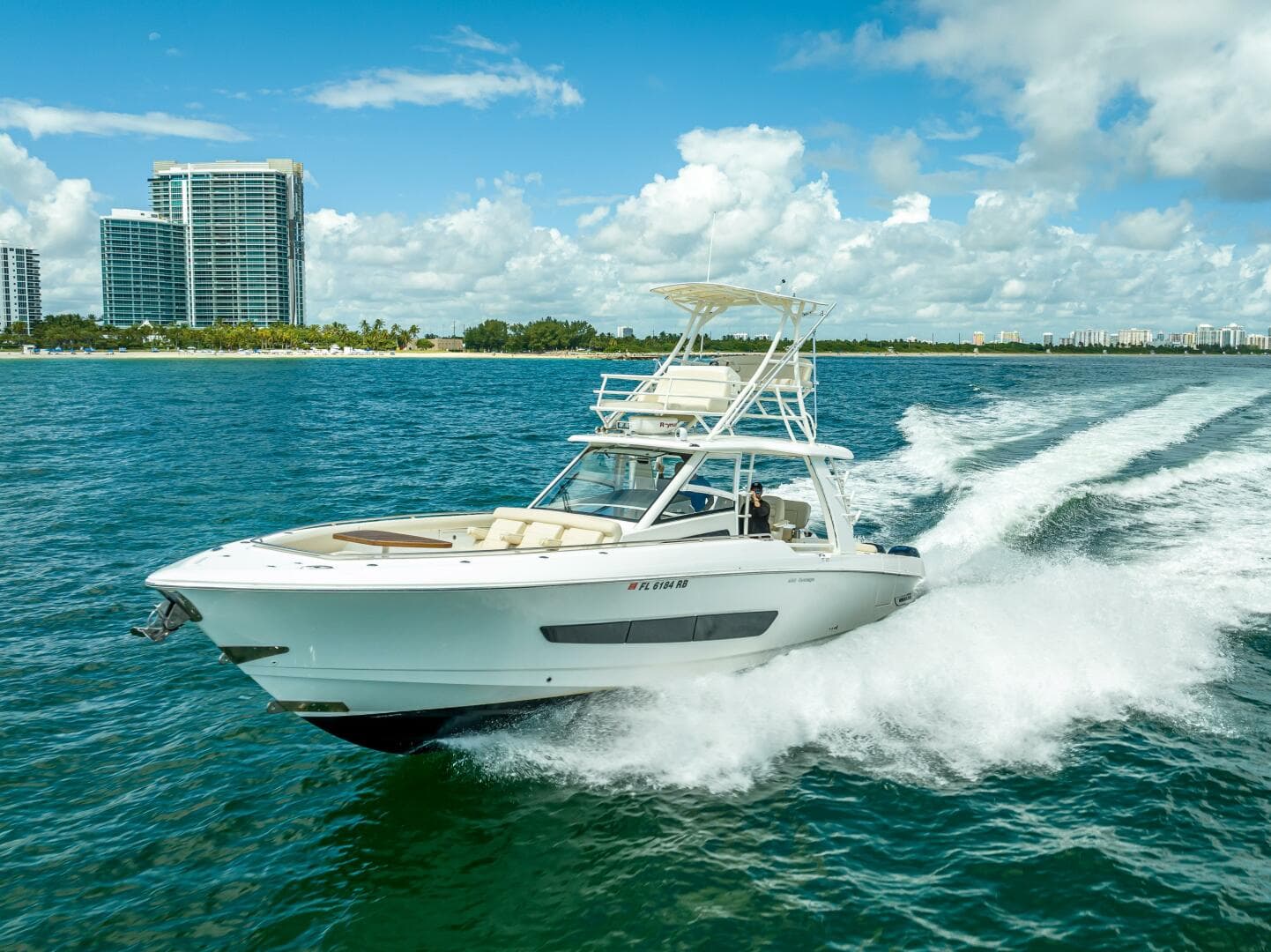 2016 Boston Whaler — photo 34