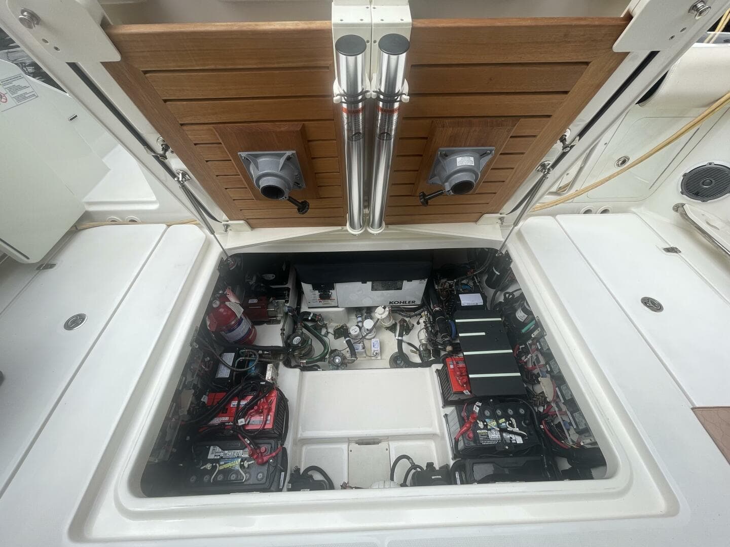 2016 Boston Whaler — photo 142