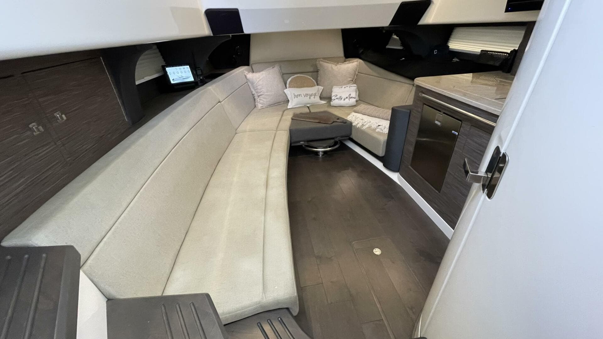 2016 Boston Whaler — photo 148