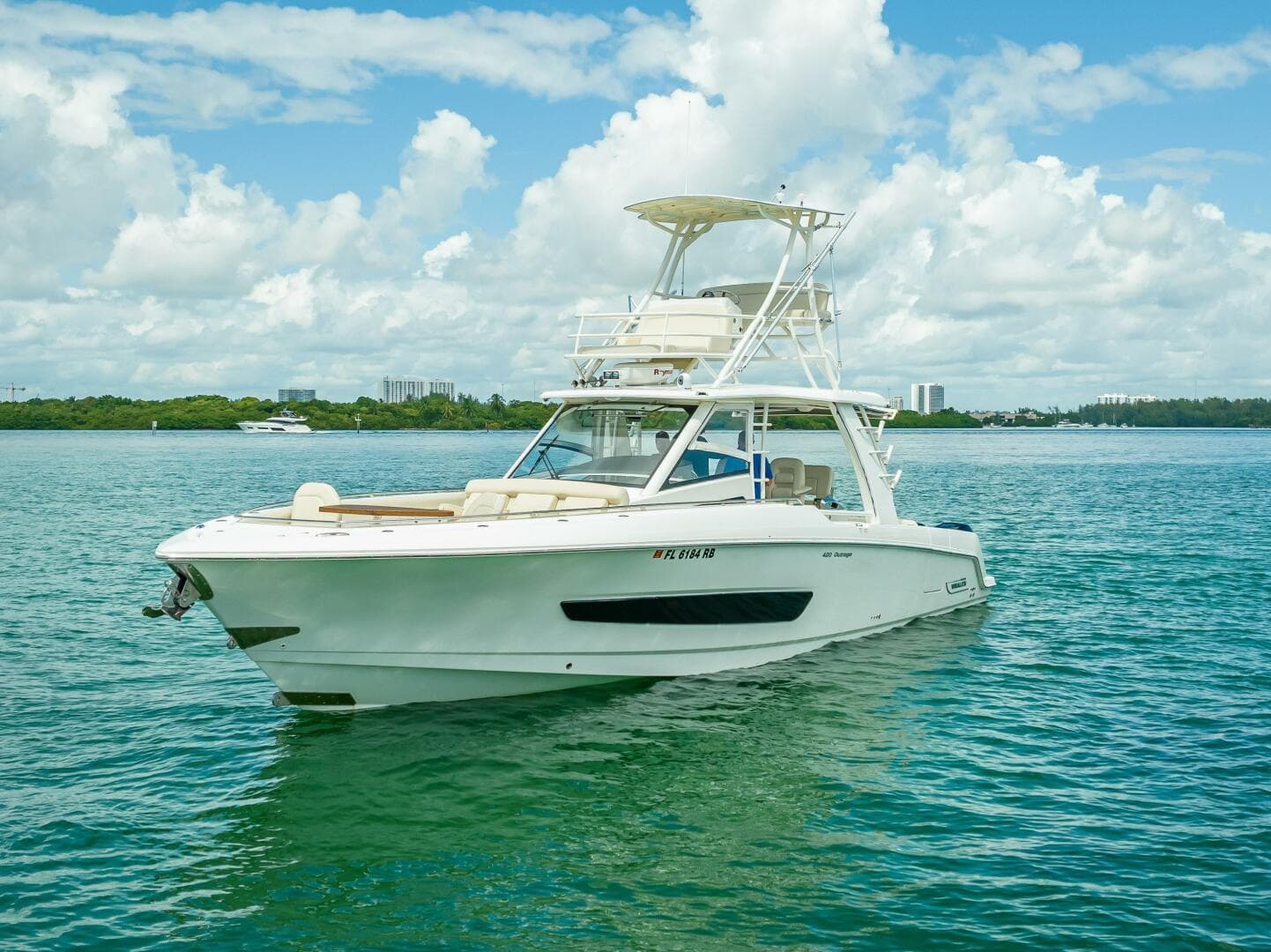2016 Boston Whaler — photo 16