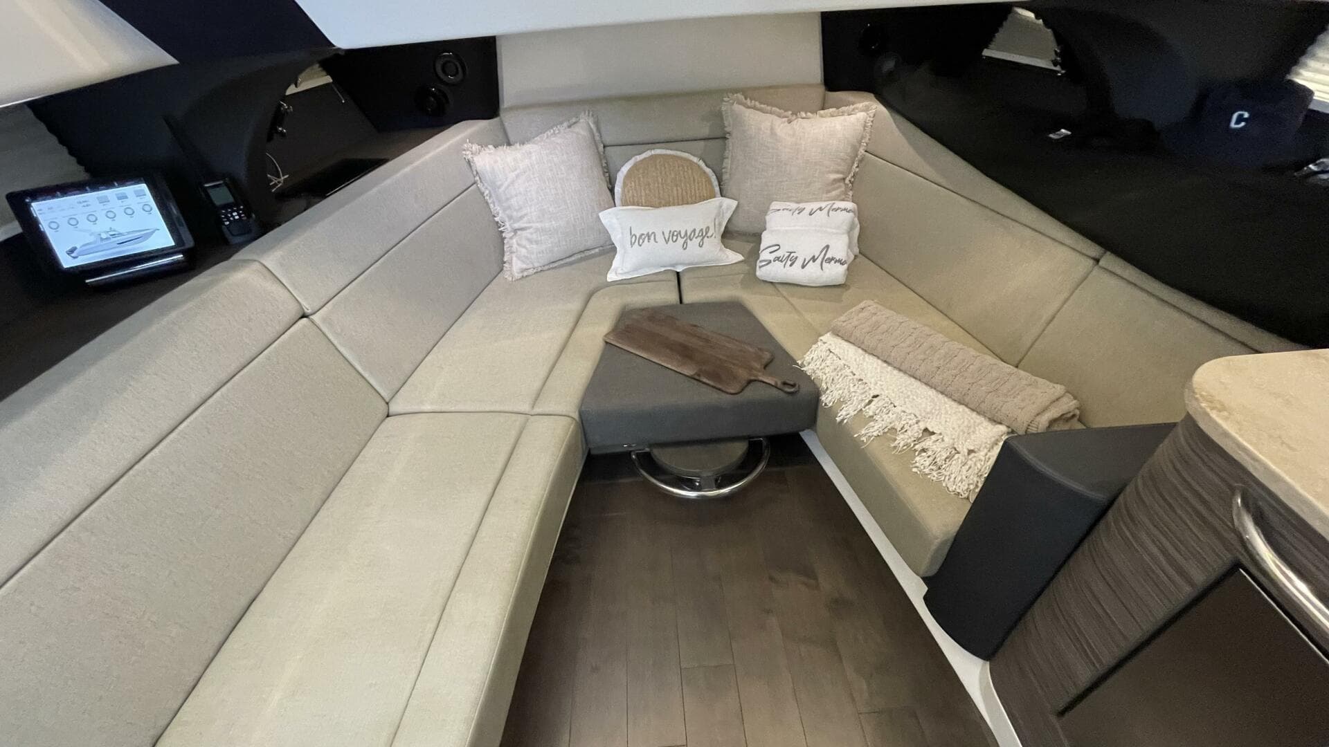 2016 Boston Whaler — photo 153