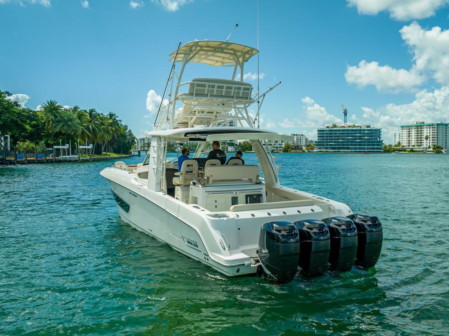 2016 Boston Whaler — photo 10