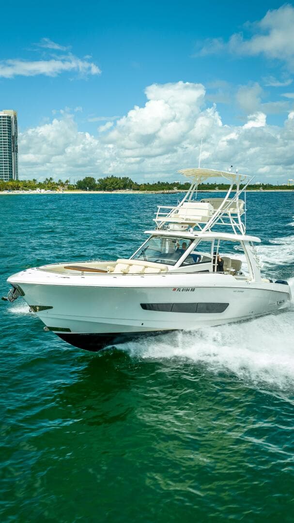 2016 Boston Whaler — photo 35