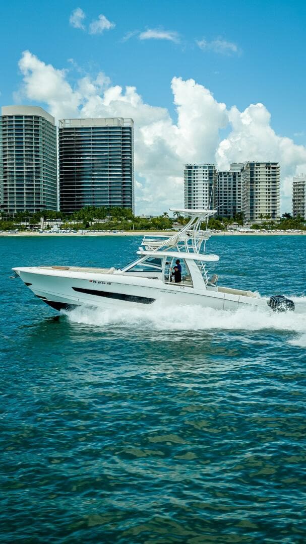 2016 Boston Whaler — photo 42