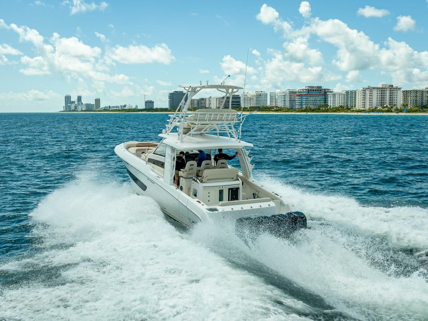 2016 Boston Whaler — photo 48