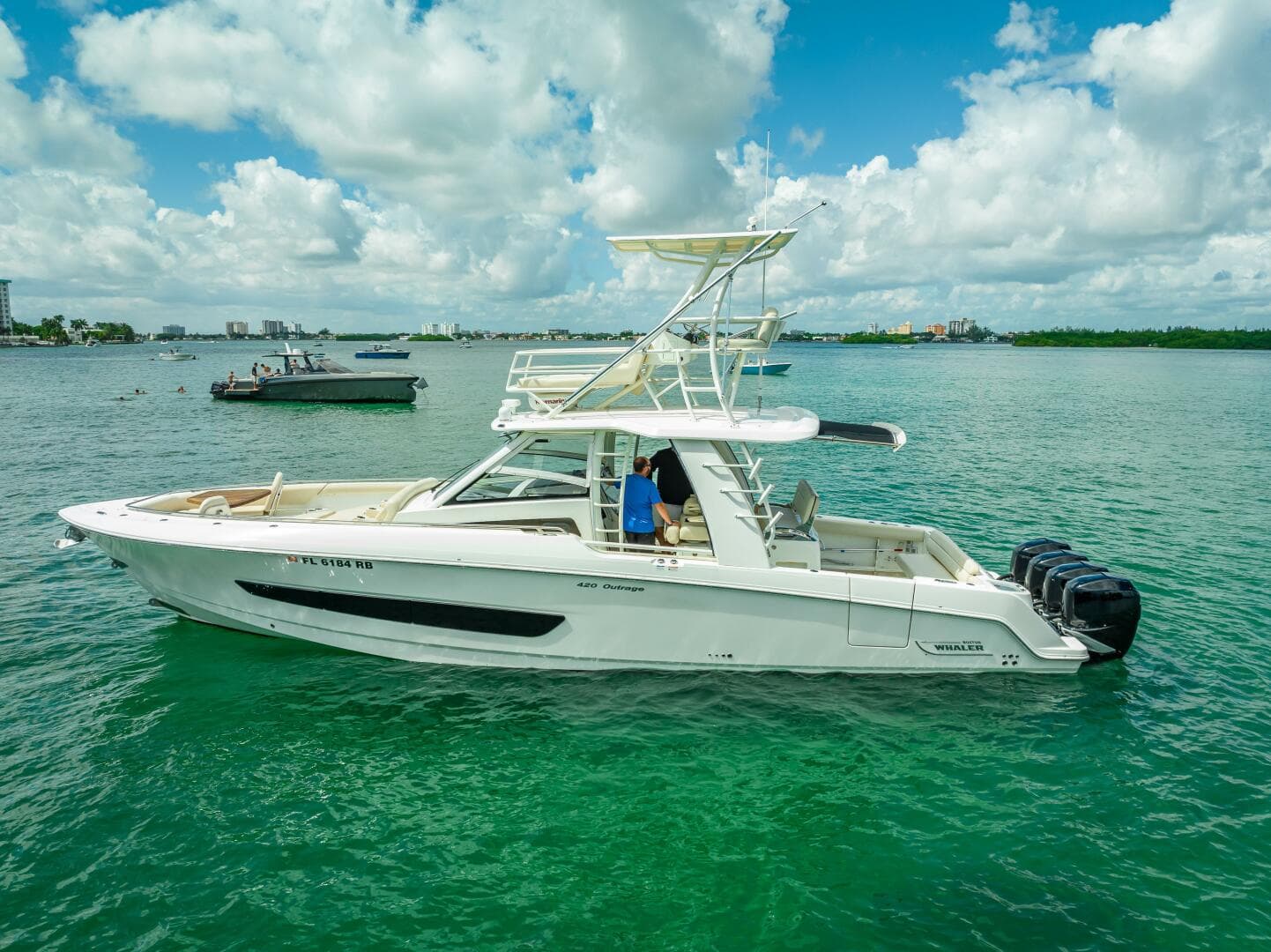 2016 Boston Whaler — photo 14