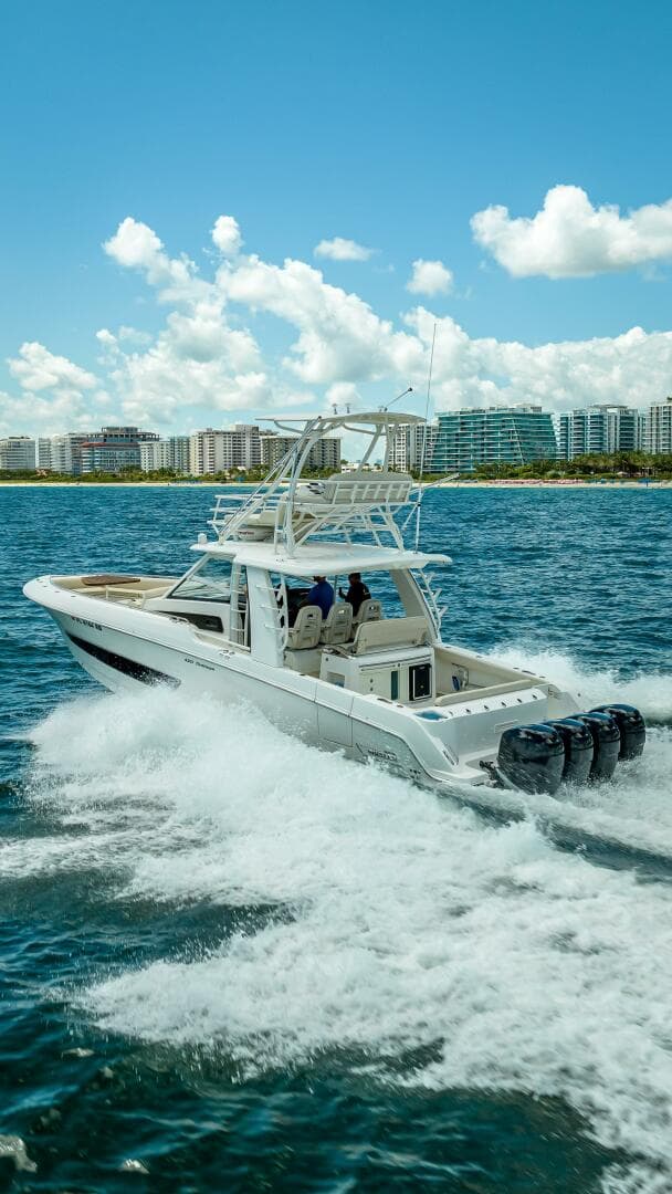 2016 Boston Whaler — photo 45
