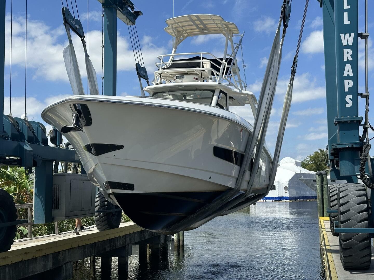 2016 Boston Whaler — photo 131